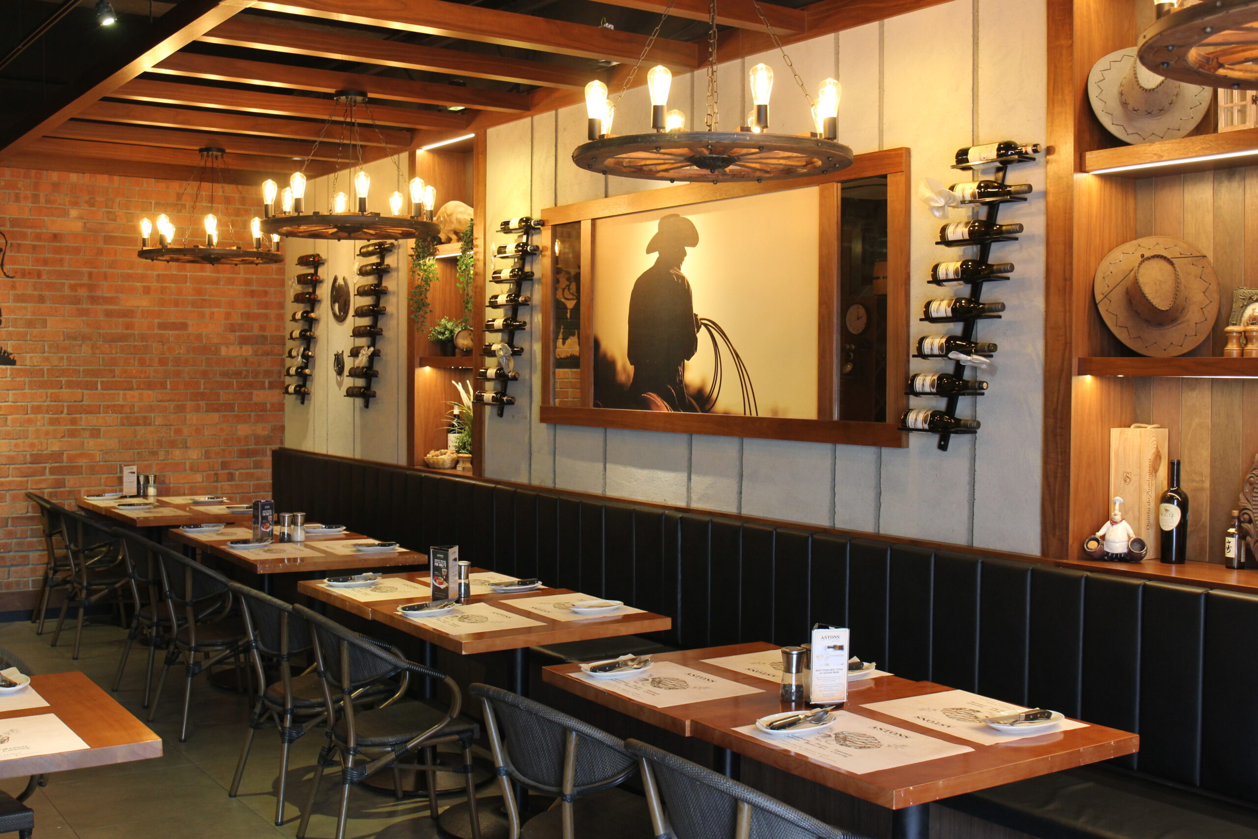 astons-prime-interior-event-featured-wall