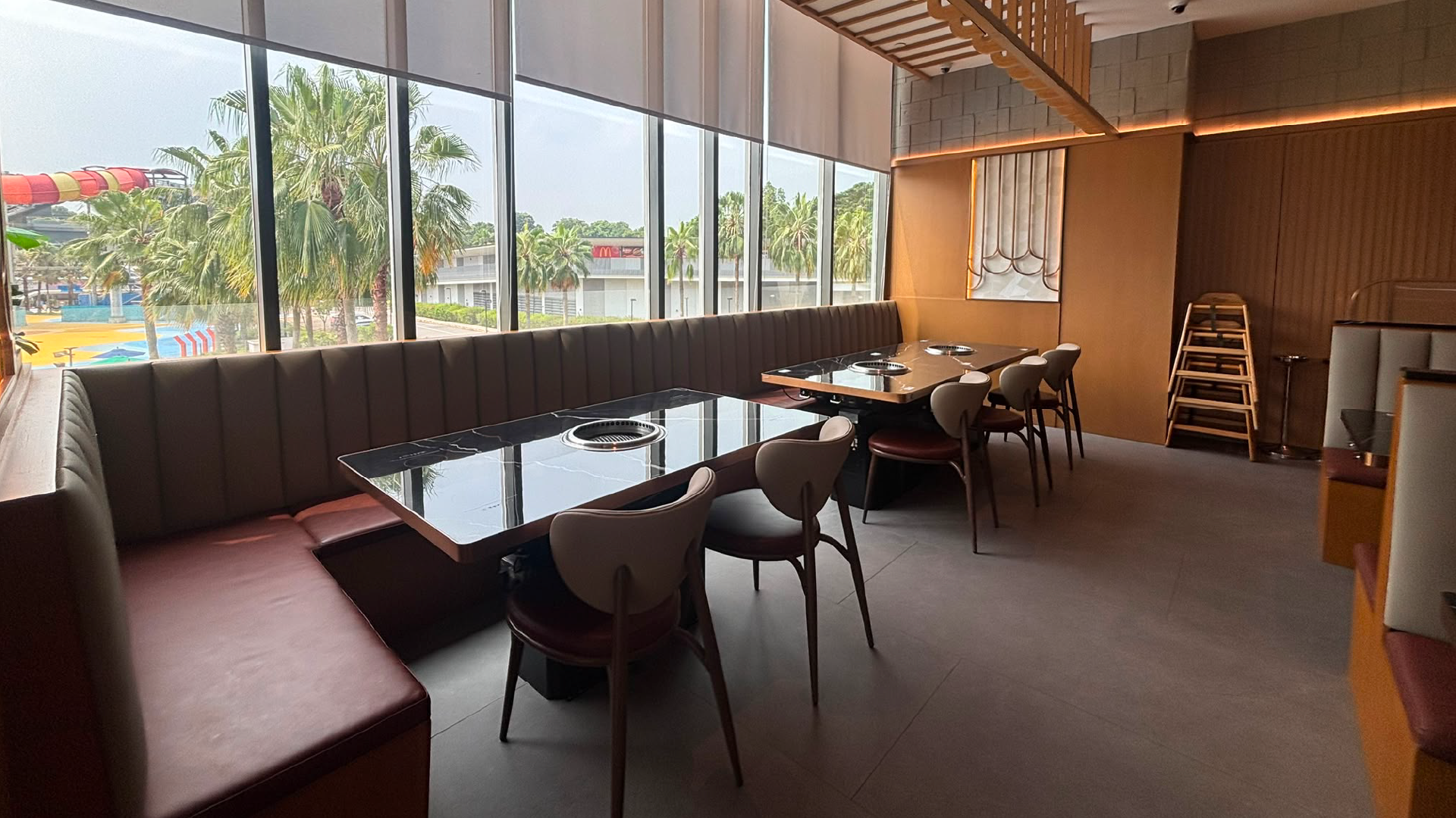 yakiniku-shiok-interior-big-group-dining-sofa