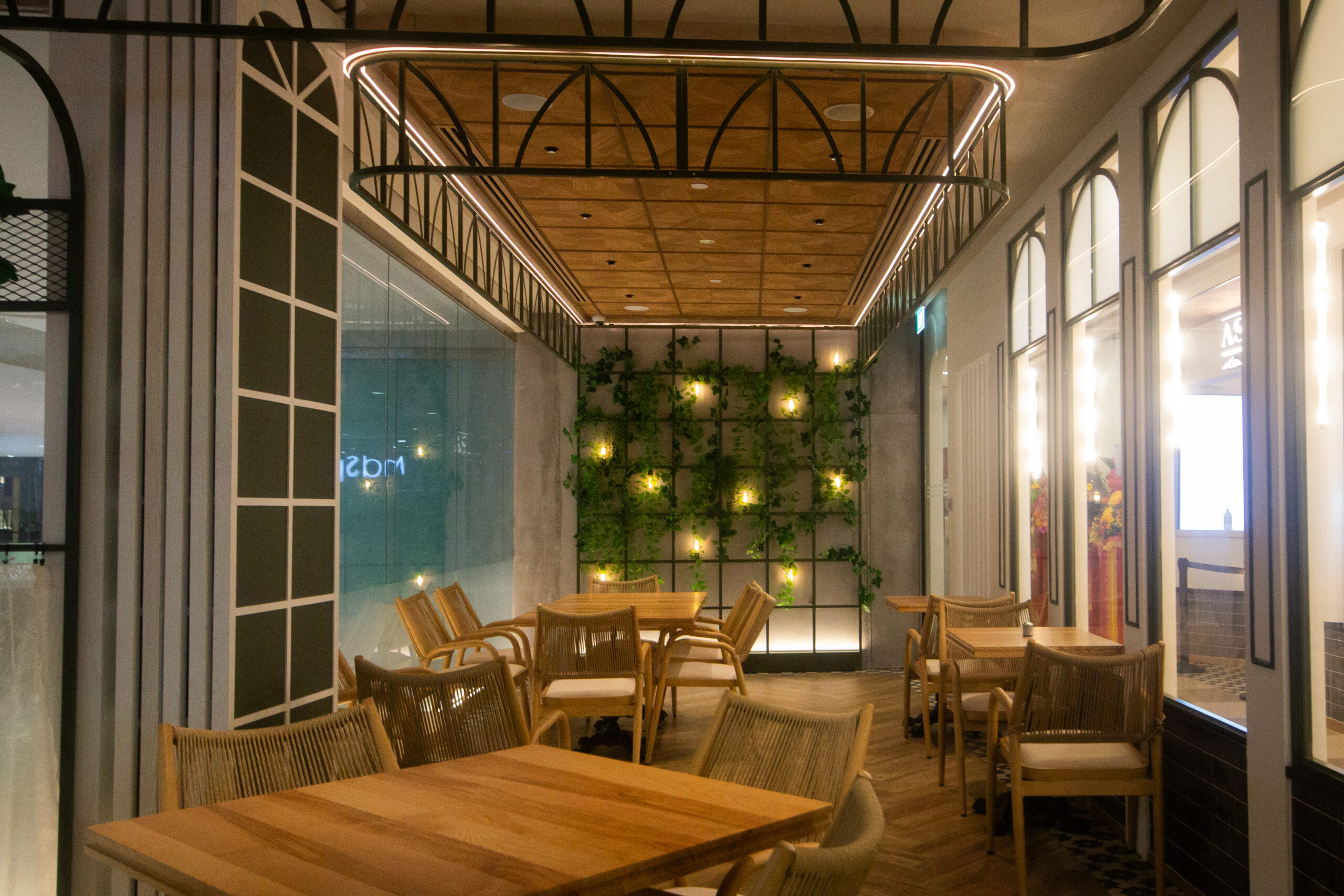 astons-steak-and-salad-marina-square-interior-event-space